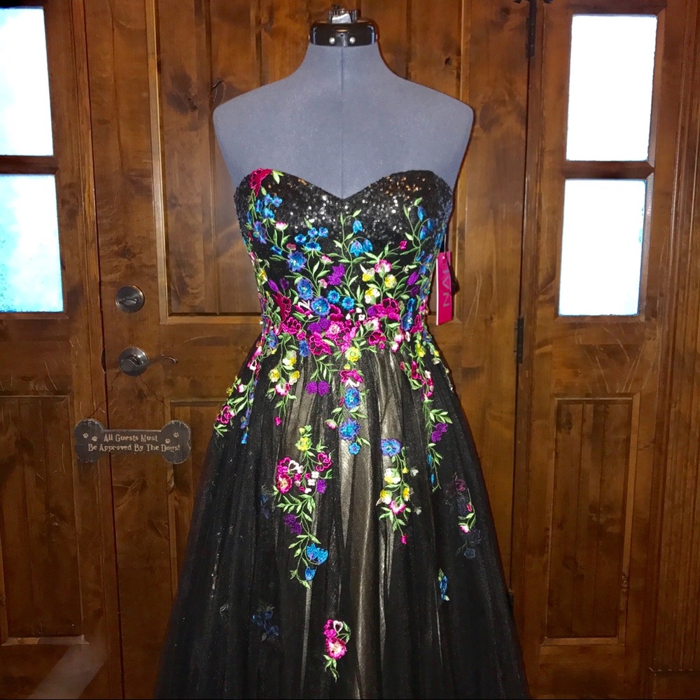 JVN Jovani Black Strapless Floral Chiffon Gown! - Picture 3 of 7